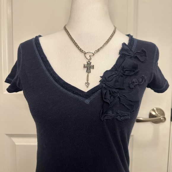 Hollister XS V-Neck Long Tee ‎♡₊˚ 🦢・₊✧ - Picture 2 of 7